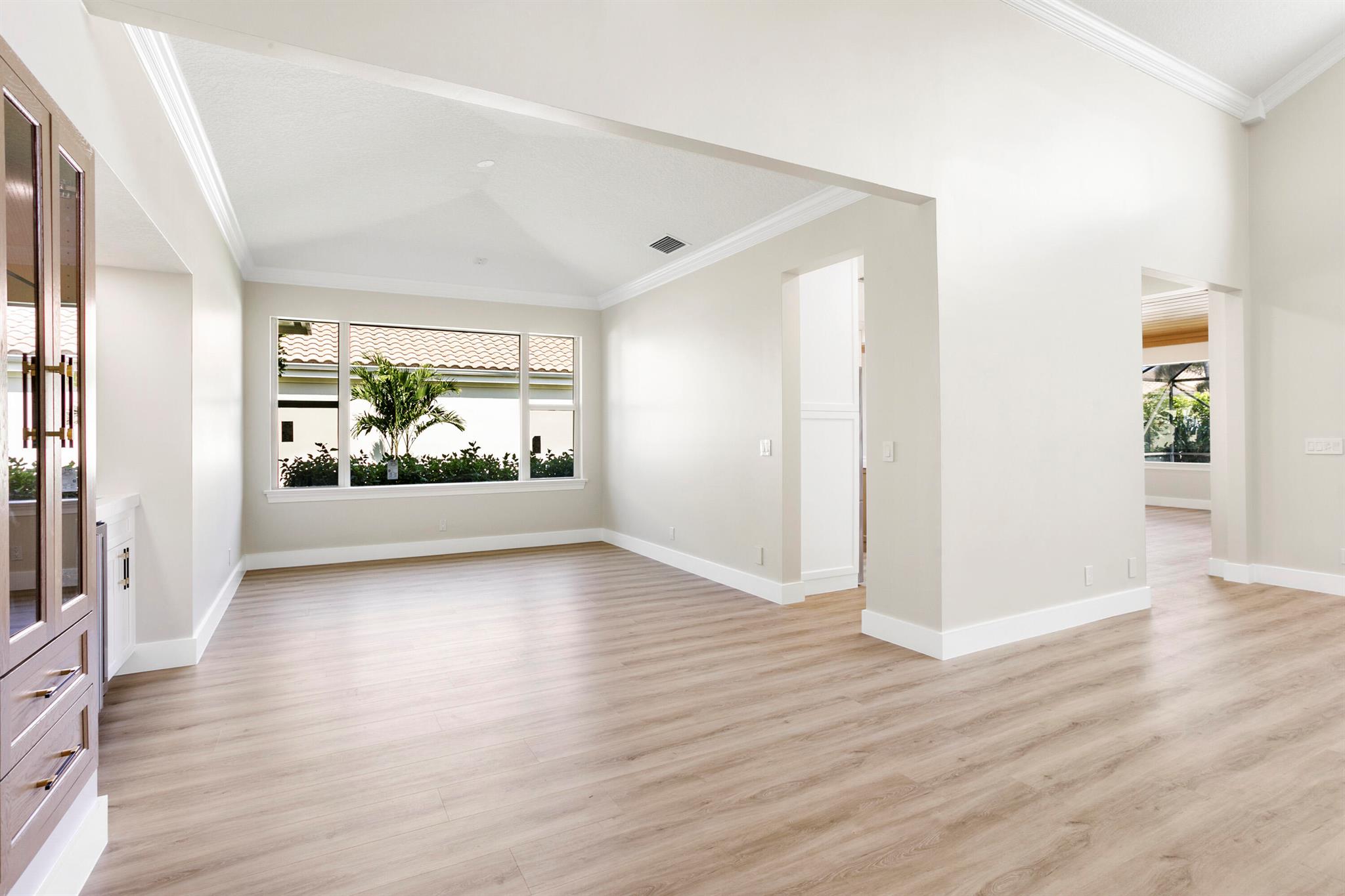 SOUTHERN CAY AT JONATHANS - Residential