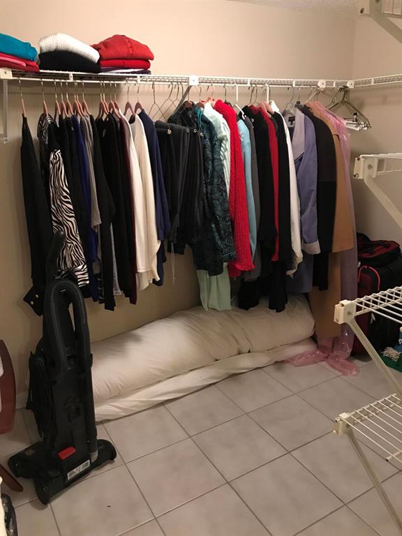 LUCERNE POINTE - Residential