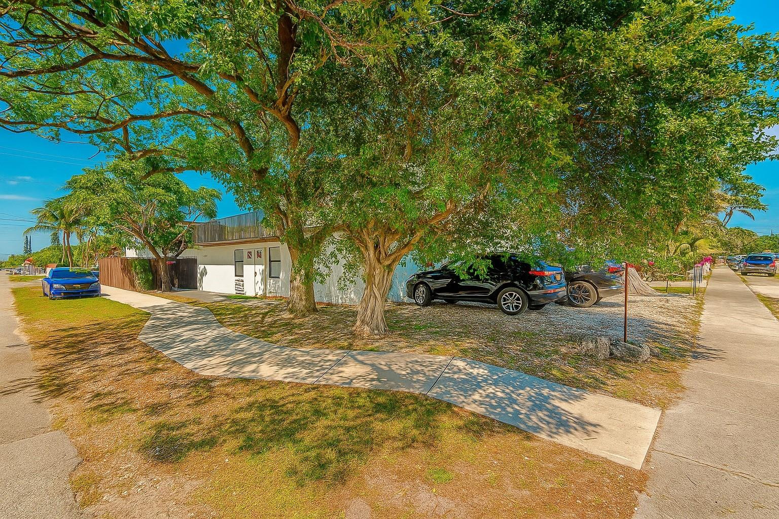 2447 Roosevelt Street