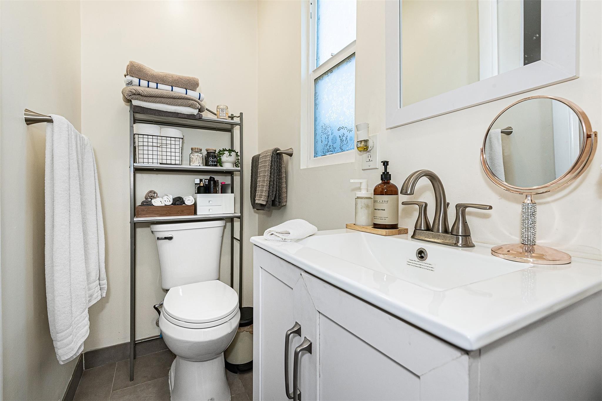 Hollywood Park 4-19 B - Residential Income