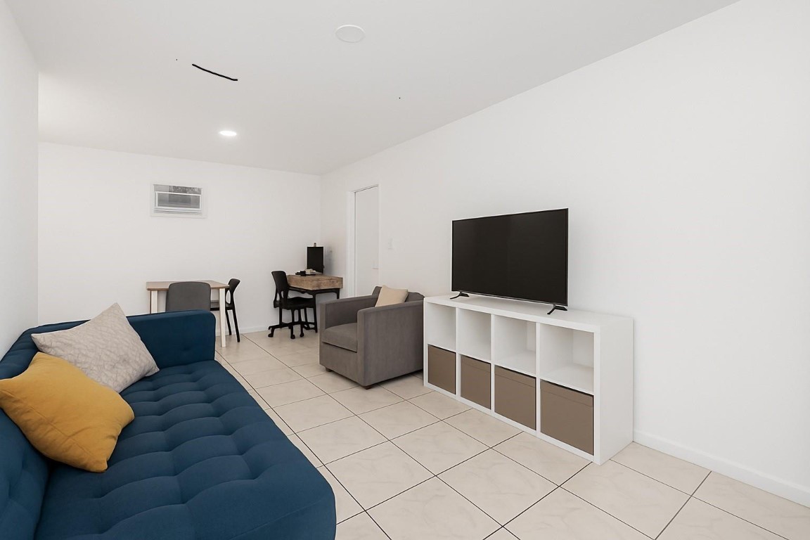 Hollywood Park 4-19 B - Residential Income