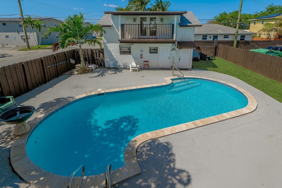 Hollywood Park 4-19 B - Residential Income