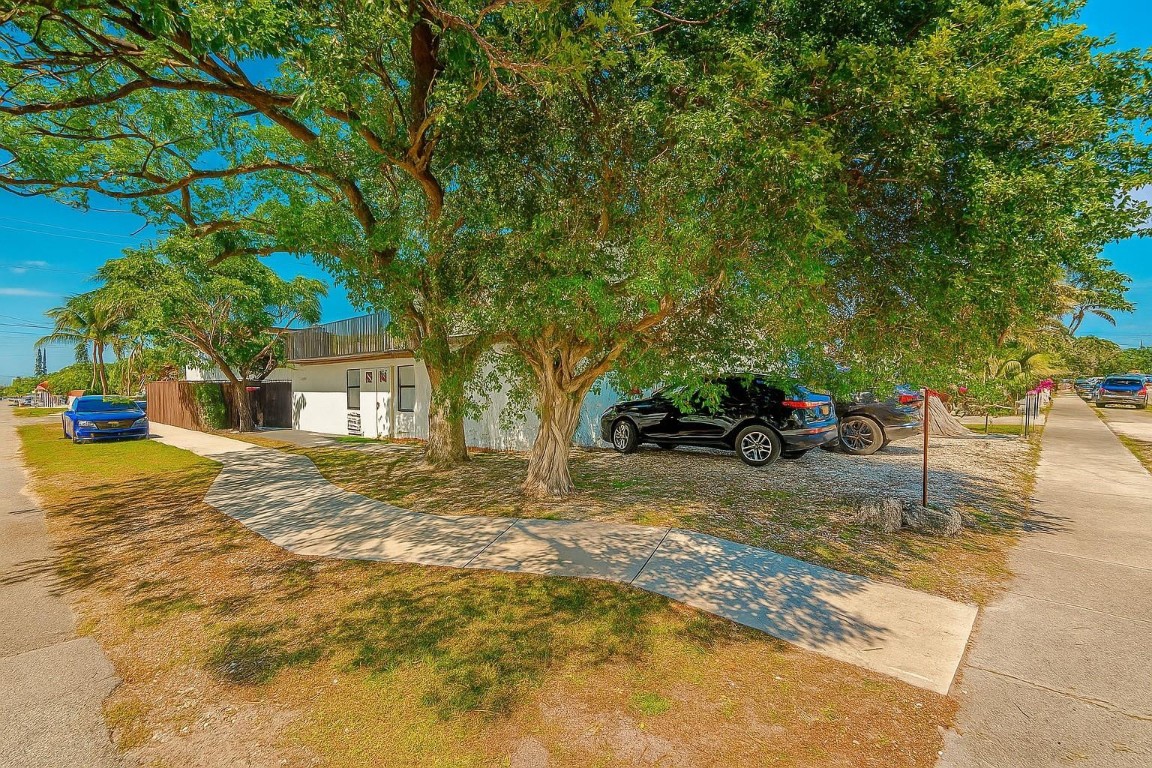 Hollywood Park 4-19 B - Residential Income