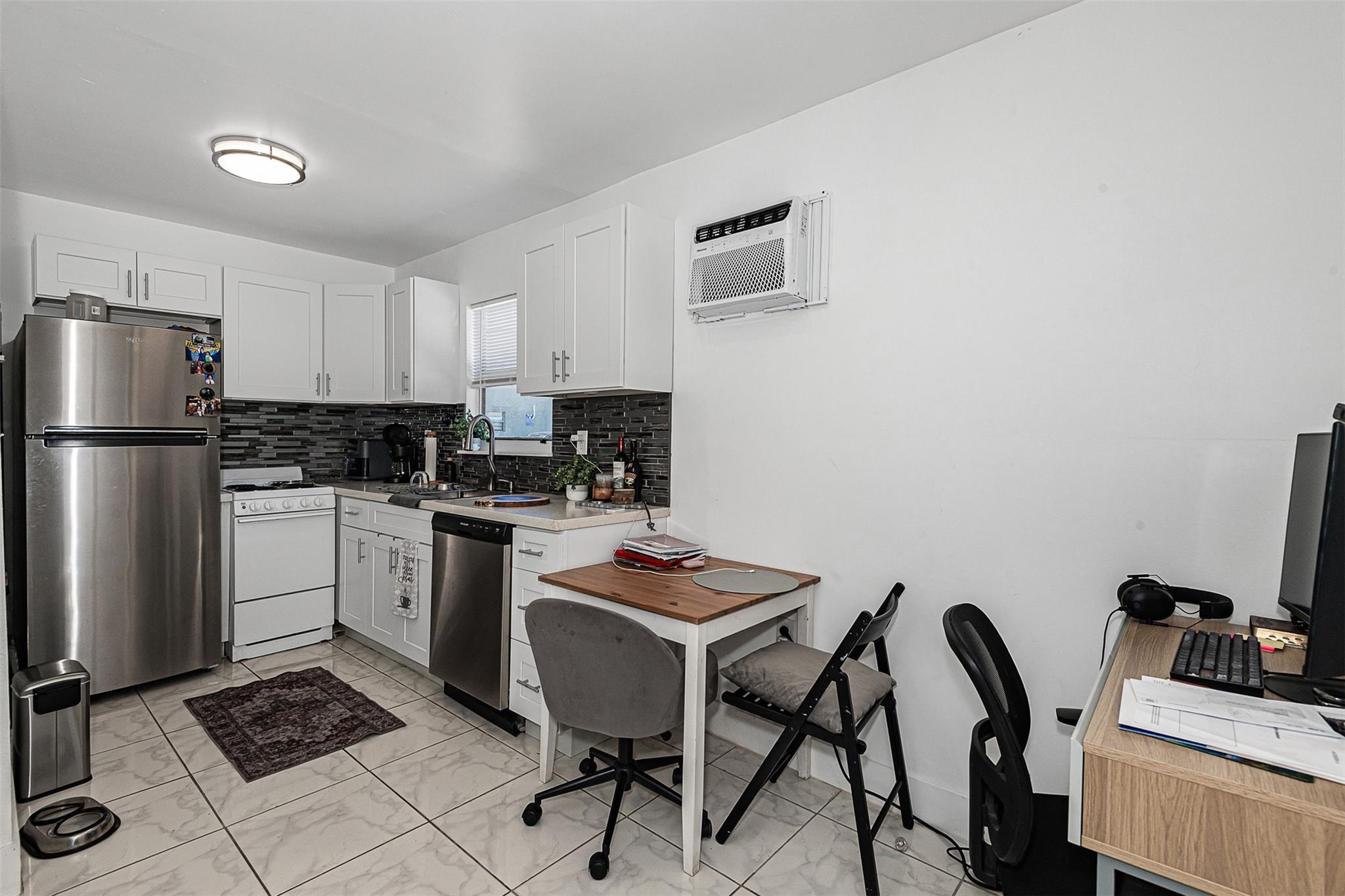 Hollywood Park 4-19 B - Residential Income