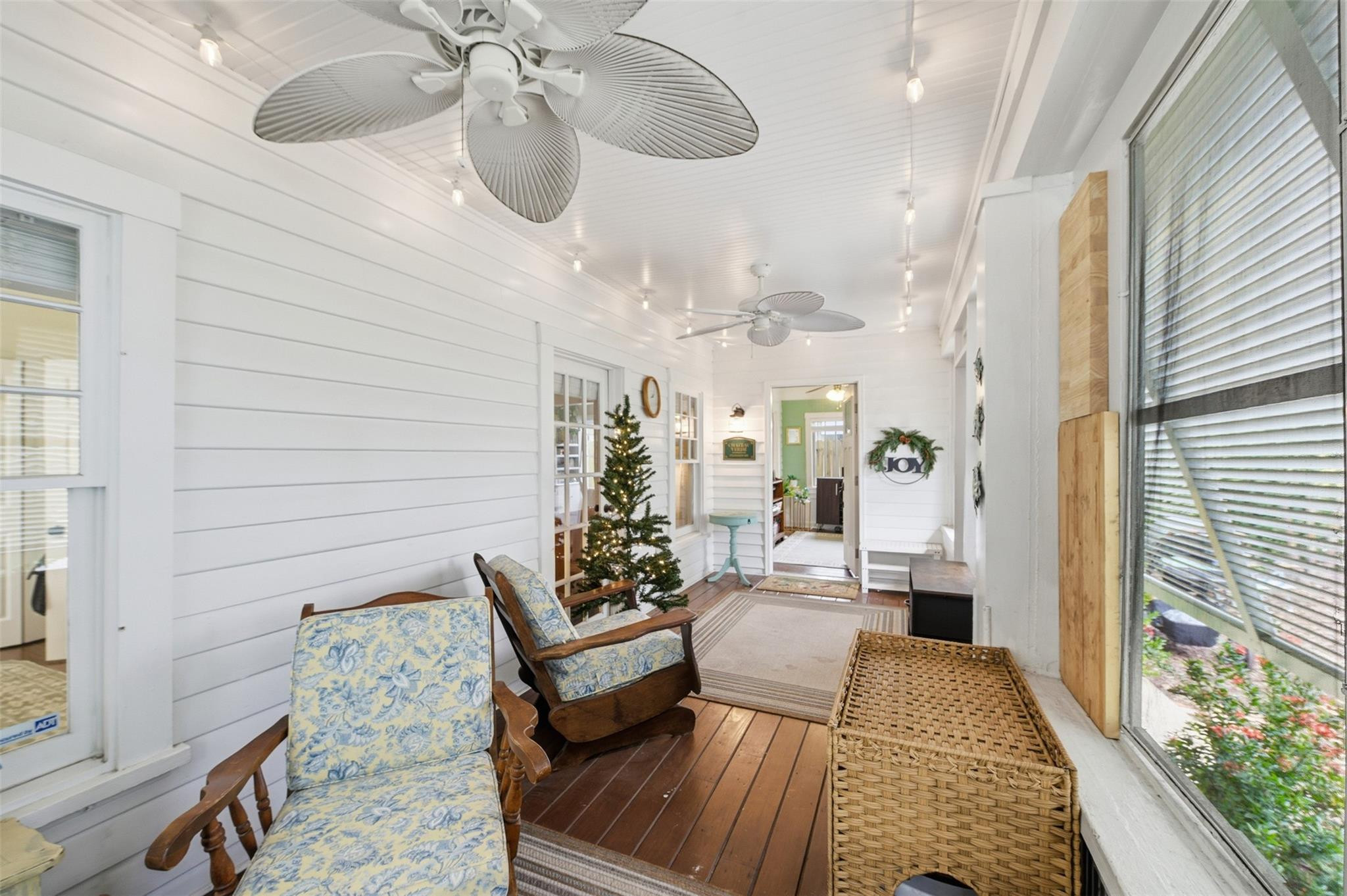 LAKE WORTH TOWN OF - Residential