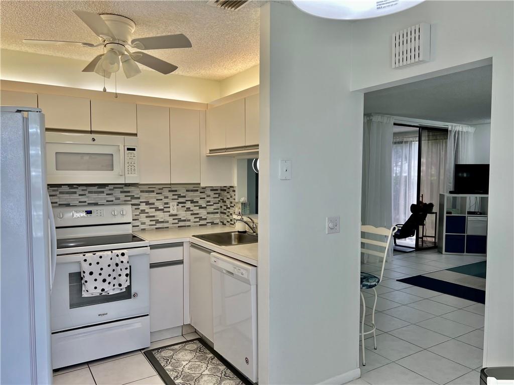 ALEXANDRA VILLAGE C COND - Residential