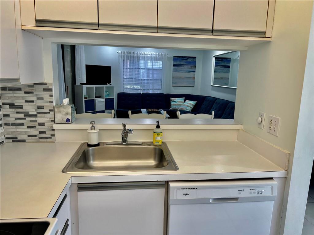 ALEXANDRA VILLAGE C COND - Residential