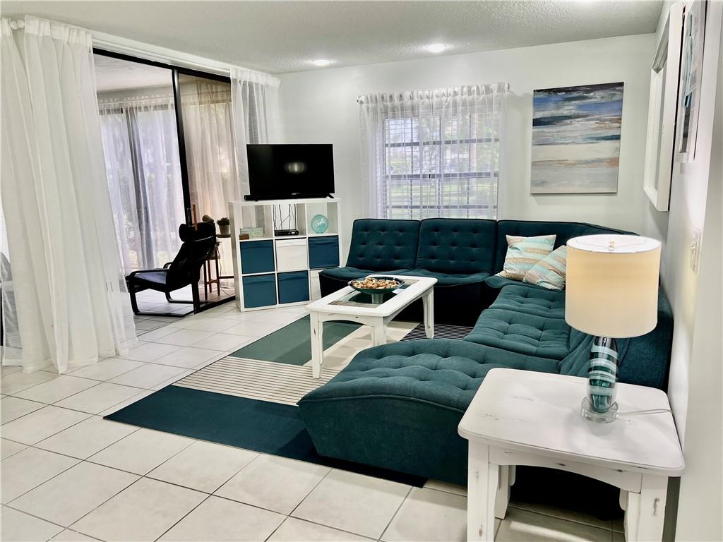 ALEXANDRA VILLAGE C COND - Residential