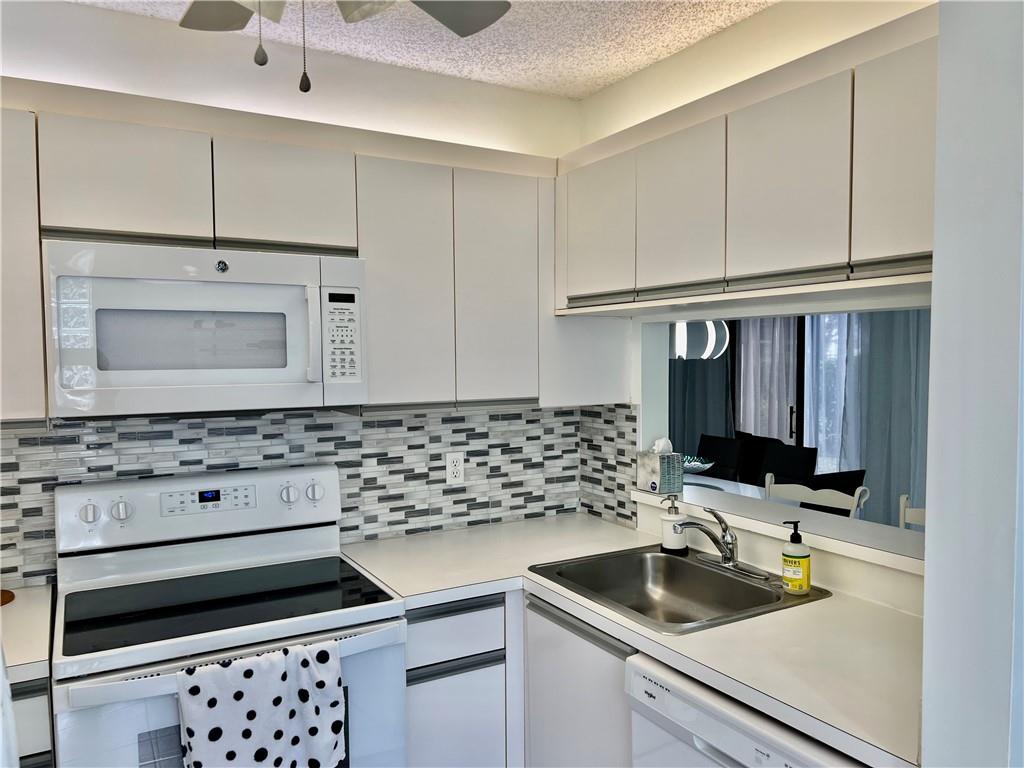 ALEXANDRA VILLAGE C COND - Residential