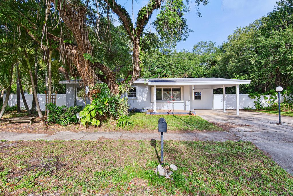Photo of 1425 SW 19th Avenue, Fort Lauderdale, FL 33312 (MLS # B26025828)