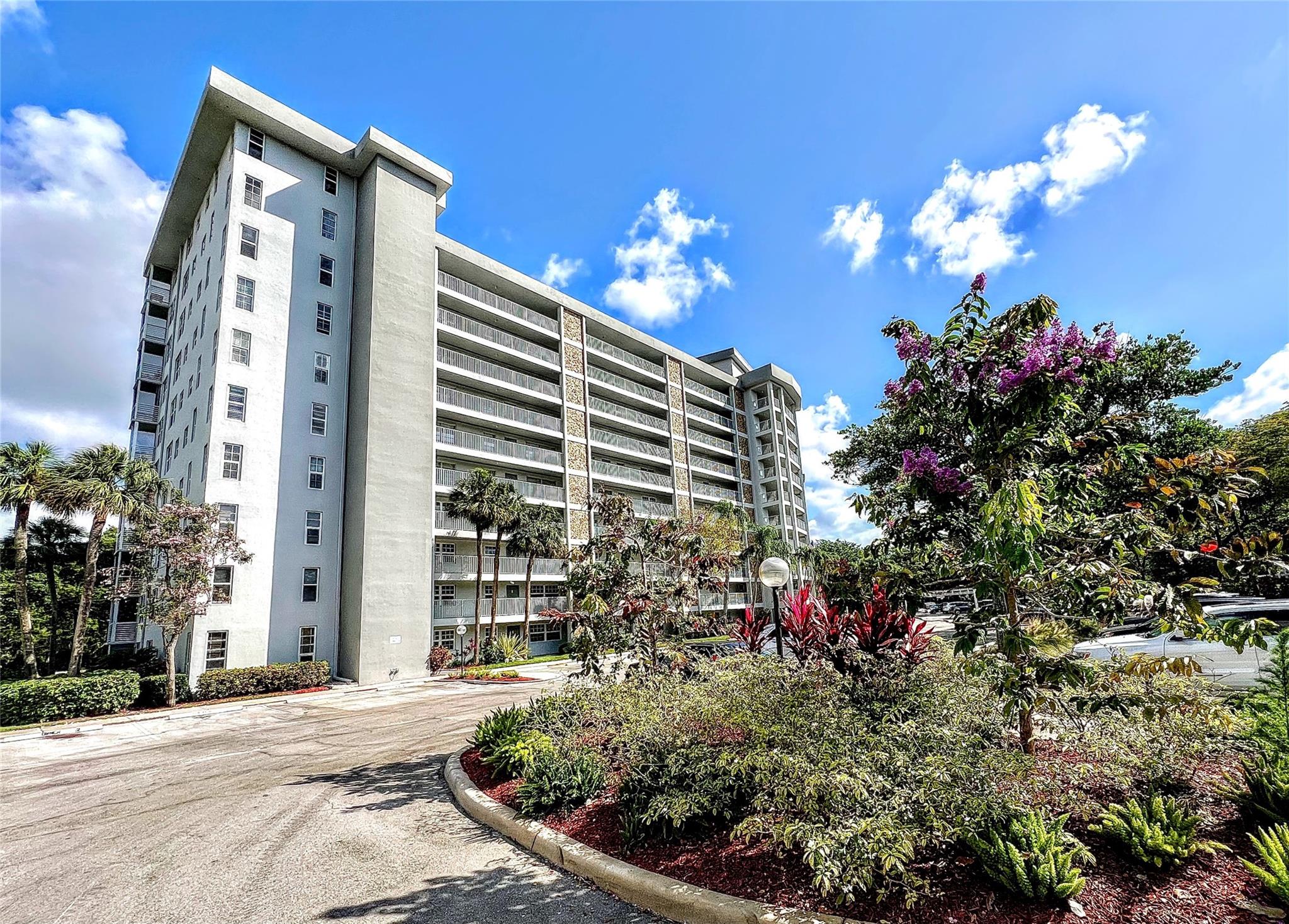 625 Oaks Dr 901