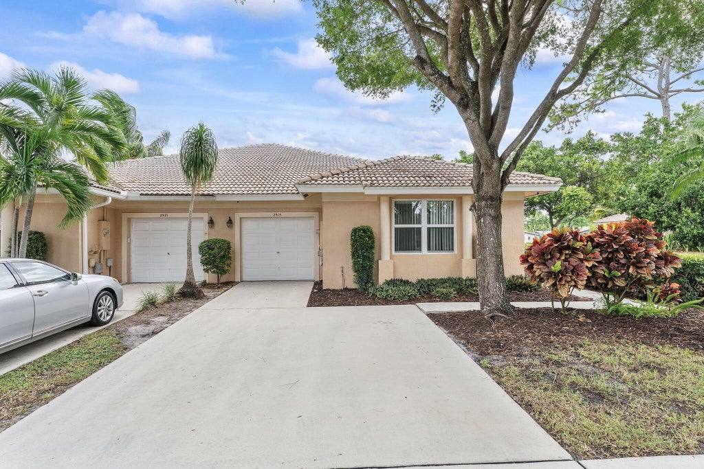 Photo of 2515 Coral Trace Circle N, Delray Beach, FL 33445 (MLS # R11118793)