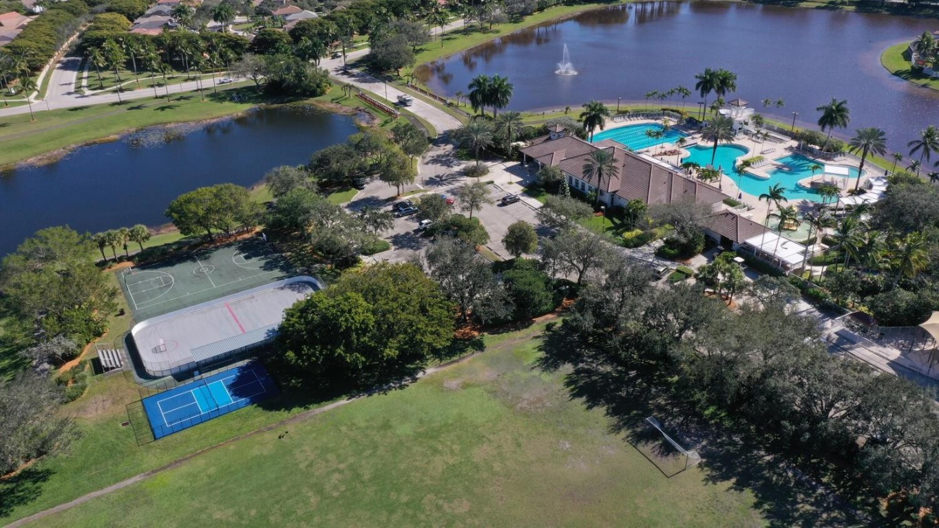 SECTOR 2-PARCELS 1 2 3 4 - Residential