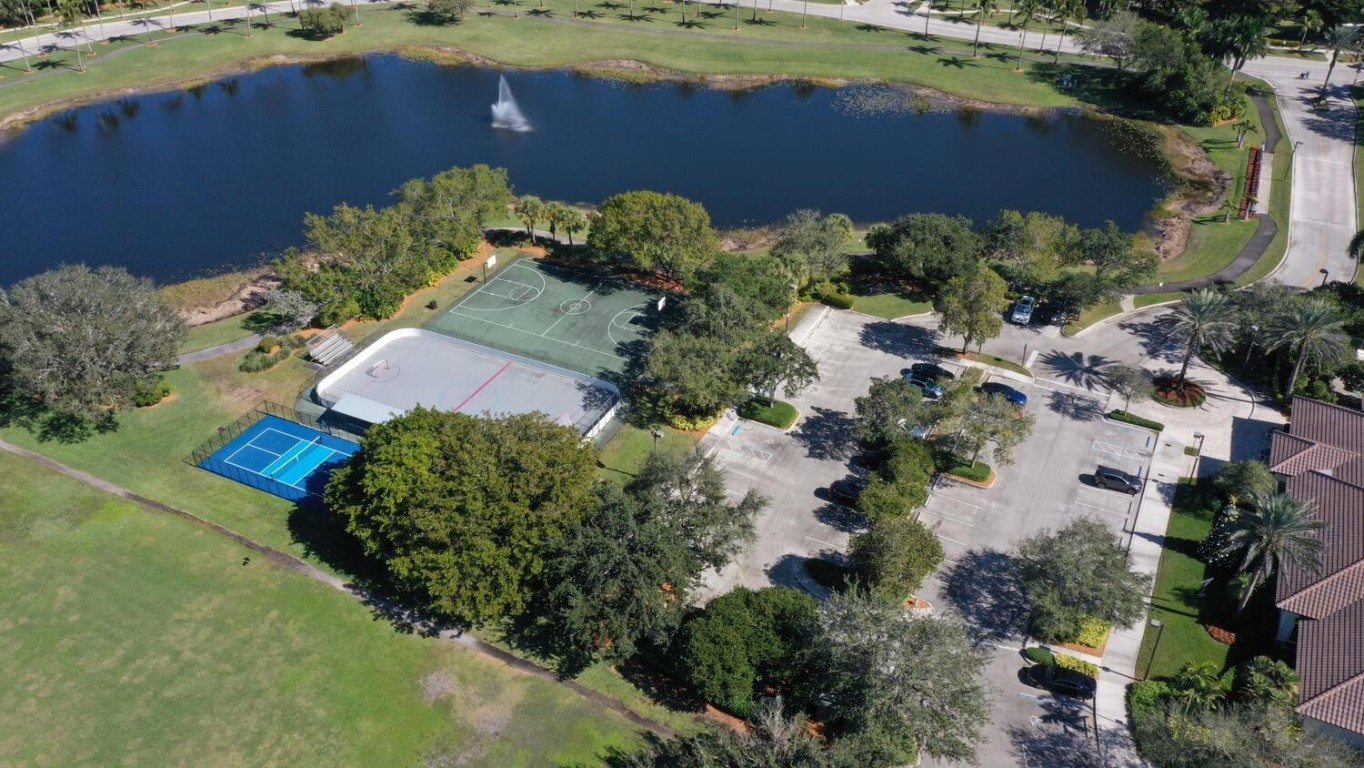 SECTOR 2-PARCELS 1 2 3 4 - Residential