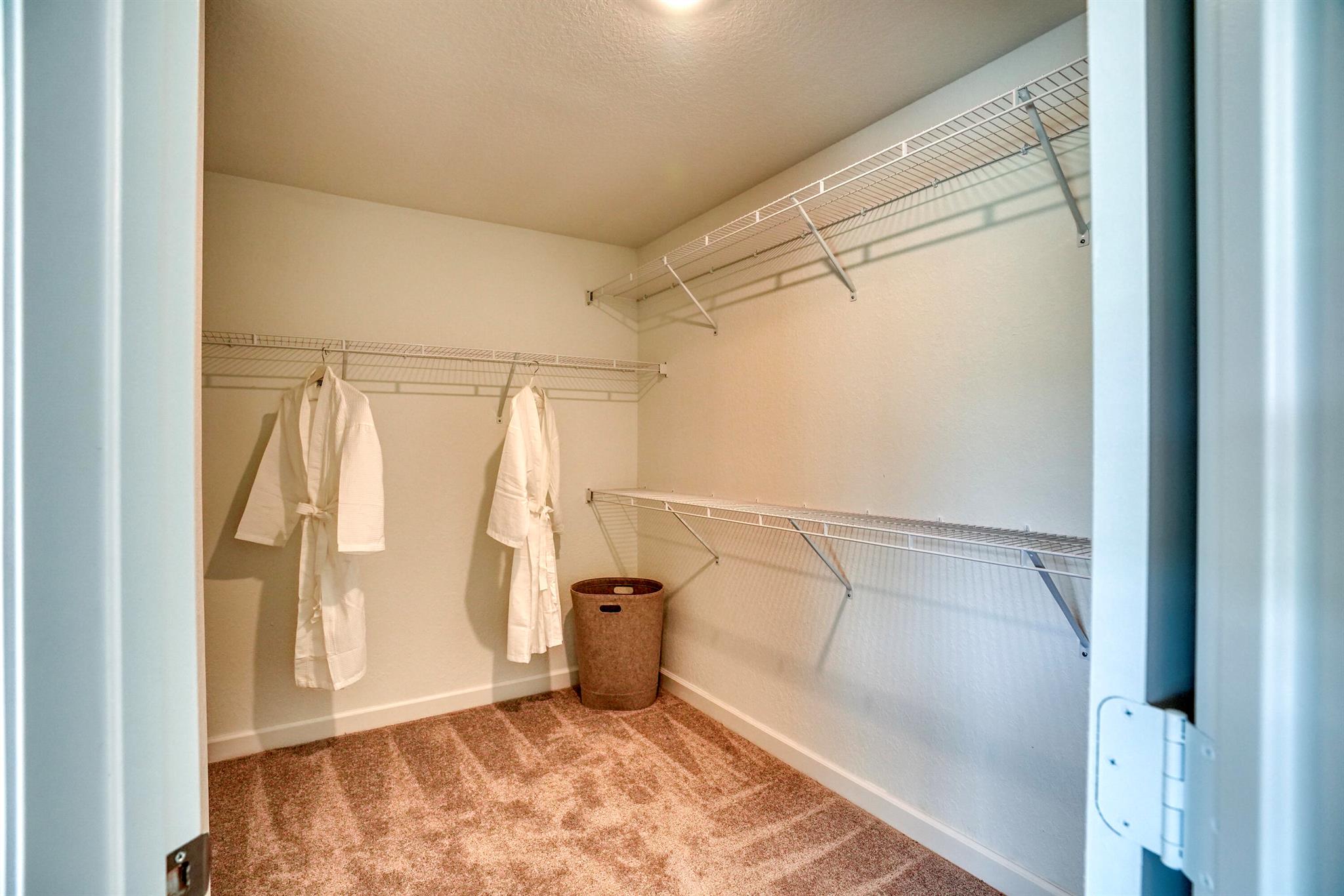 LAKESHORE AT THE FOUNTAINS REPLAT - Residential