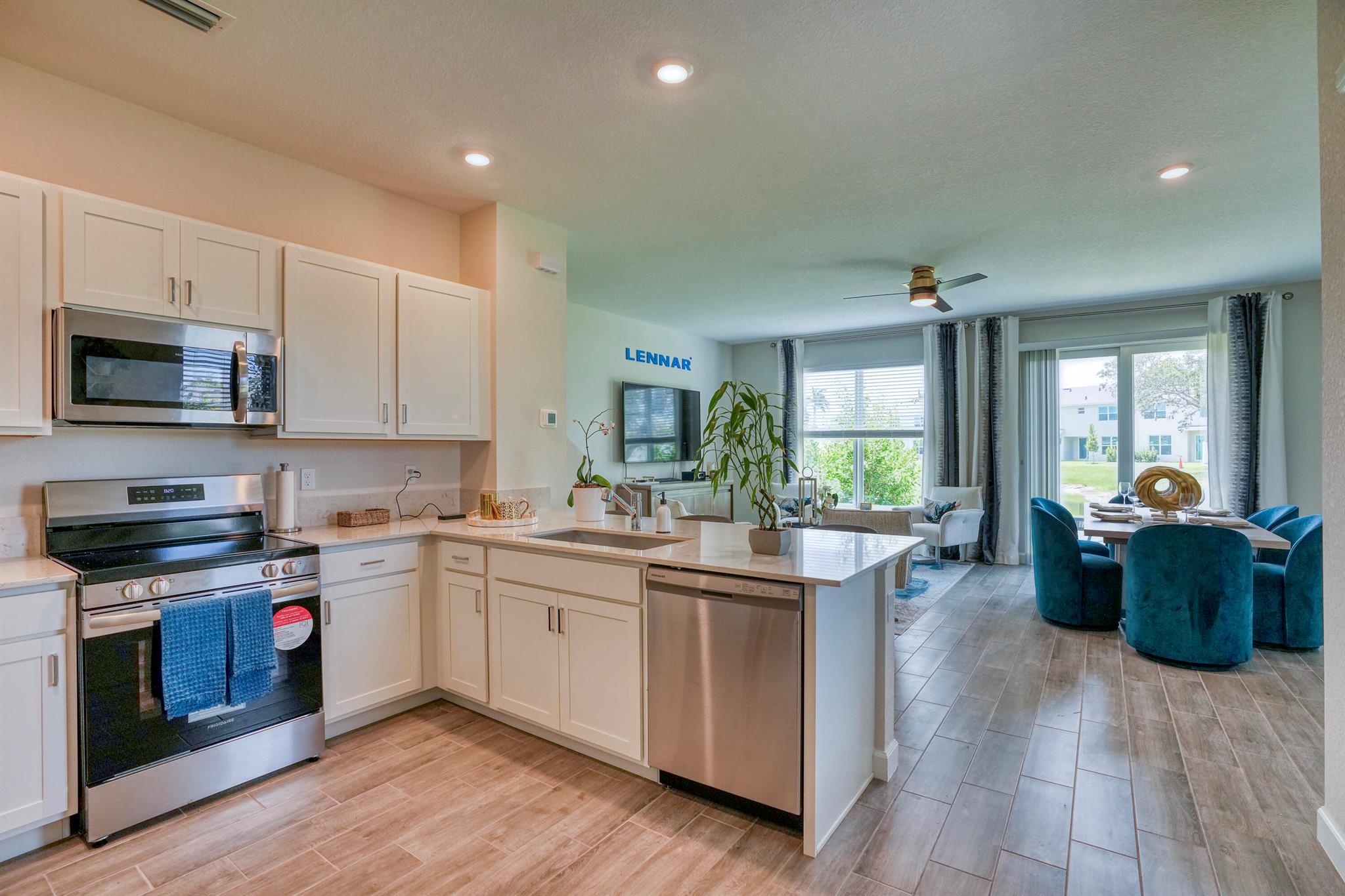 LAKESHORE AT THE FOUNTAINS REPLAT - Residential