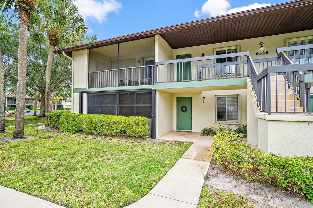Photo of 6328 Chasewood Drive #C, Jupiter, FL 33458 (MLS # R10902987)