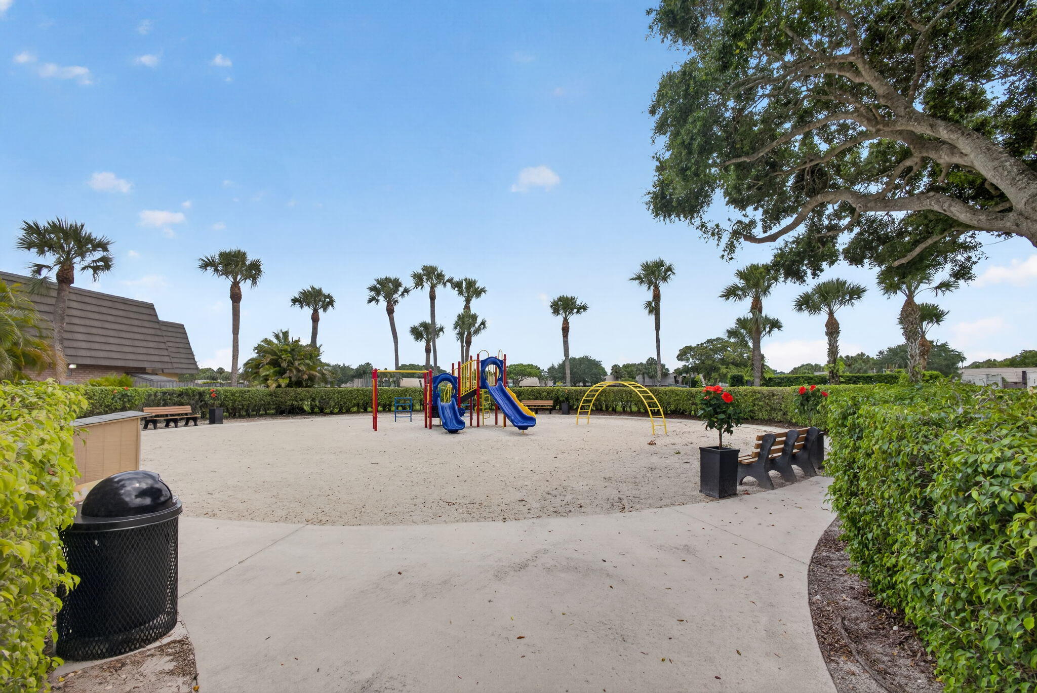 VILLAGE OF SANDALWOOD LAKES 1 - Residential