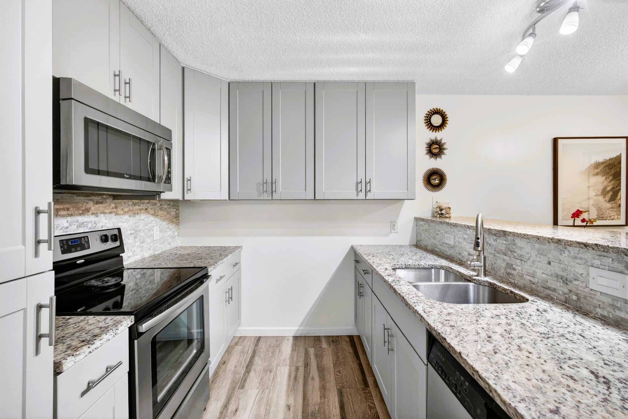 VILLAGE OF SANDALWOOD LAKES 1 - Residential