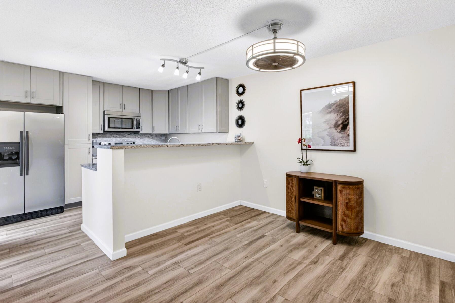 VILLAGE OF SANDALWOOD LAKES 1 - Residential