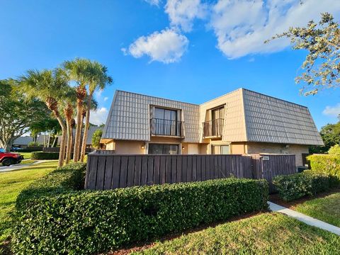 LOW HOA FEE TOWNHOUSES FOR SALE IN PALM BEACH COUNTY 5152 51st Way West Palm Beach FL 33409