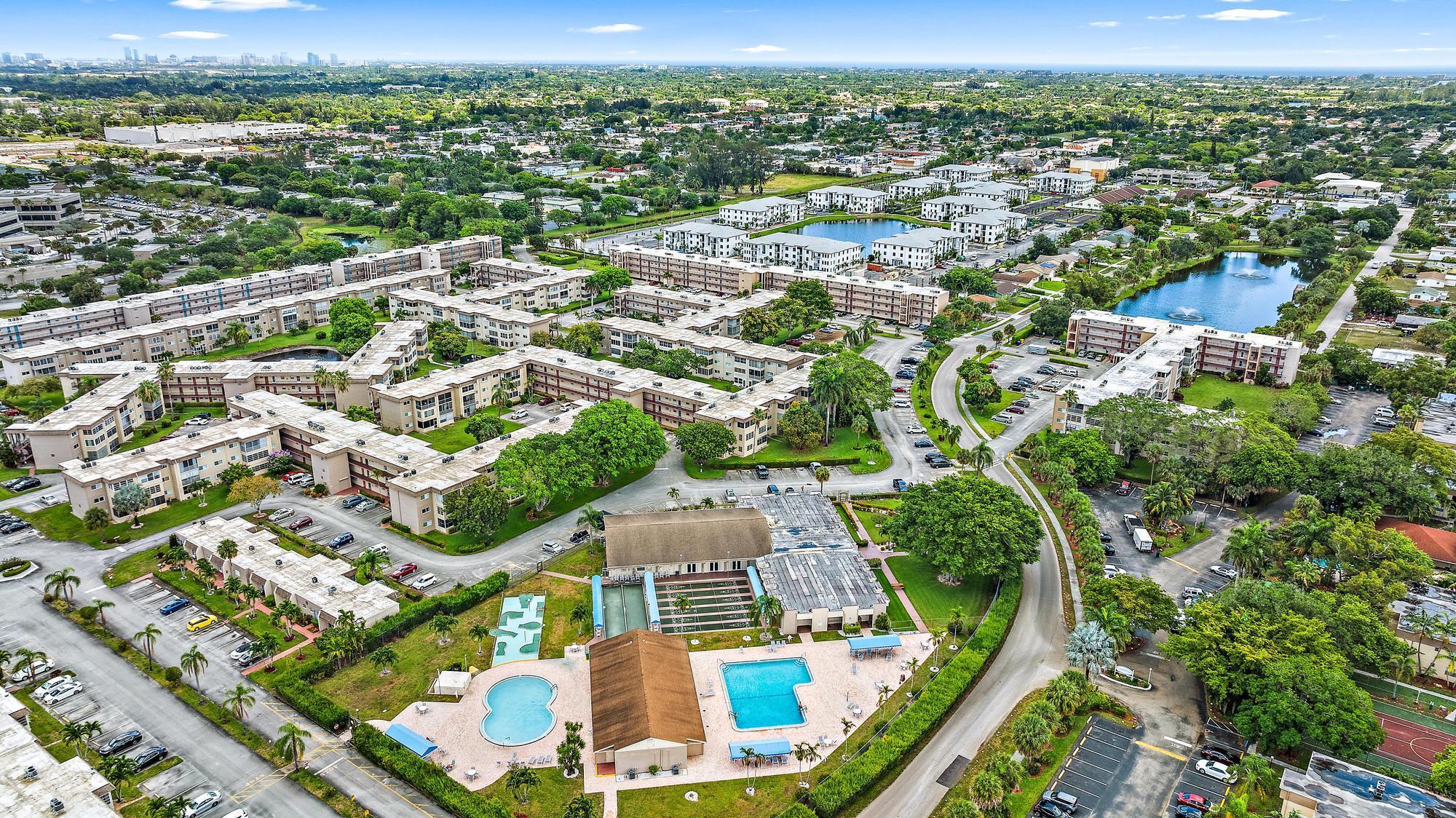 LAKESIDE VILLAGE CONDO 7 - Residential