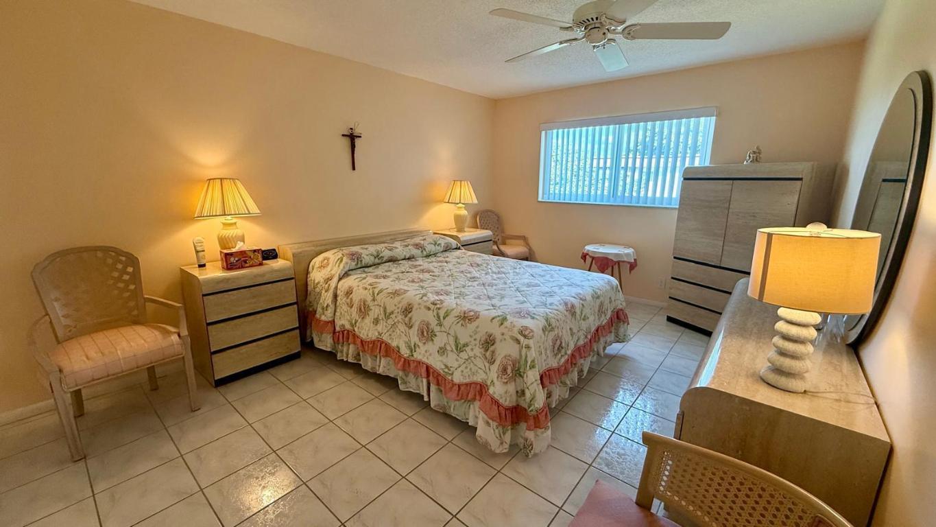 LAKESIDE VILLAGE CONDO 7 - Residential