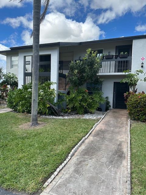 First floor condo in 55+ community of Palm Greens. Brand new kitchen cabinets and flooring. Large living room, dining room and master bedroom. Washer/Dryer. Screen in patio off LR and master bedroom overlookng green space.Palm Greens new millon $ clubhouse almost finished. Close to shopping, 15 minutes to downtown Delray and beach.
