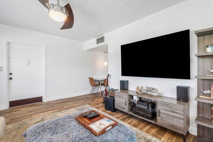 SHERWOOD HOUSE APTS CONDO - Residential Lease