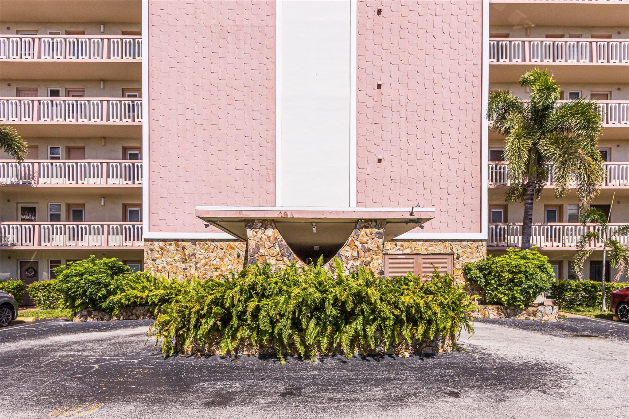 MEADOWBROOK CONDOS APTS - Residential