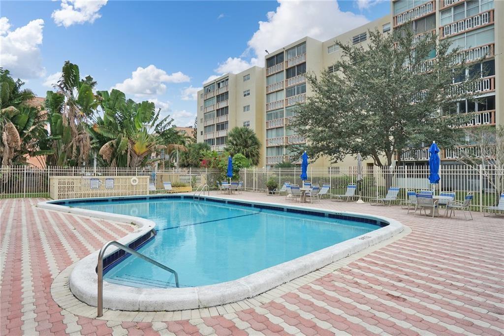 MEADOWBROOK CONDOS APTS - Residential