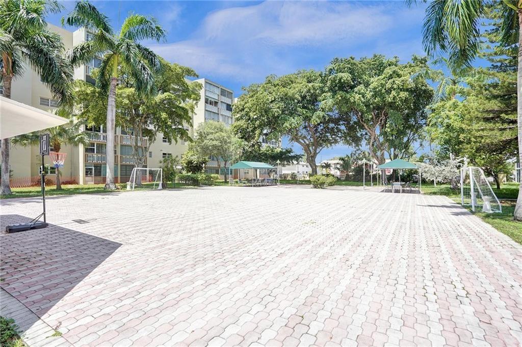 MEADOWBROOK CONDOS APTS - Residential