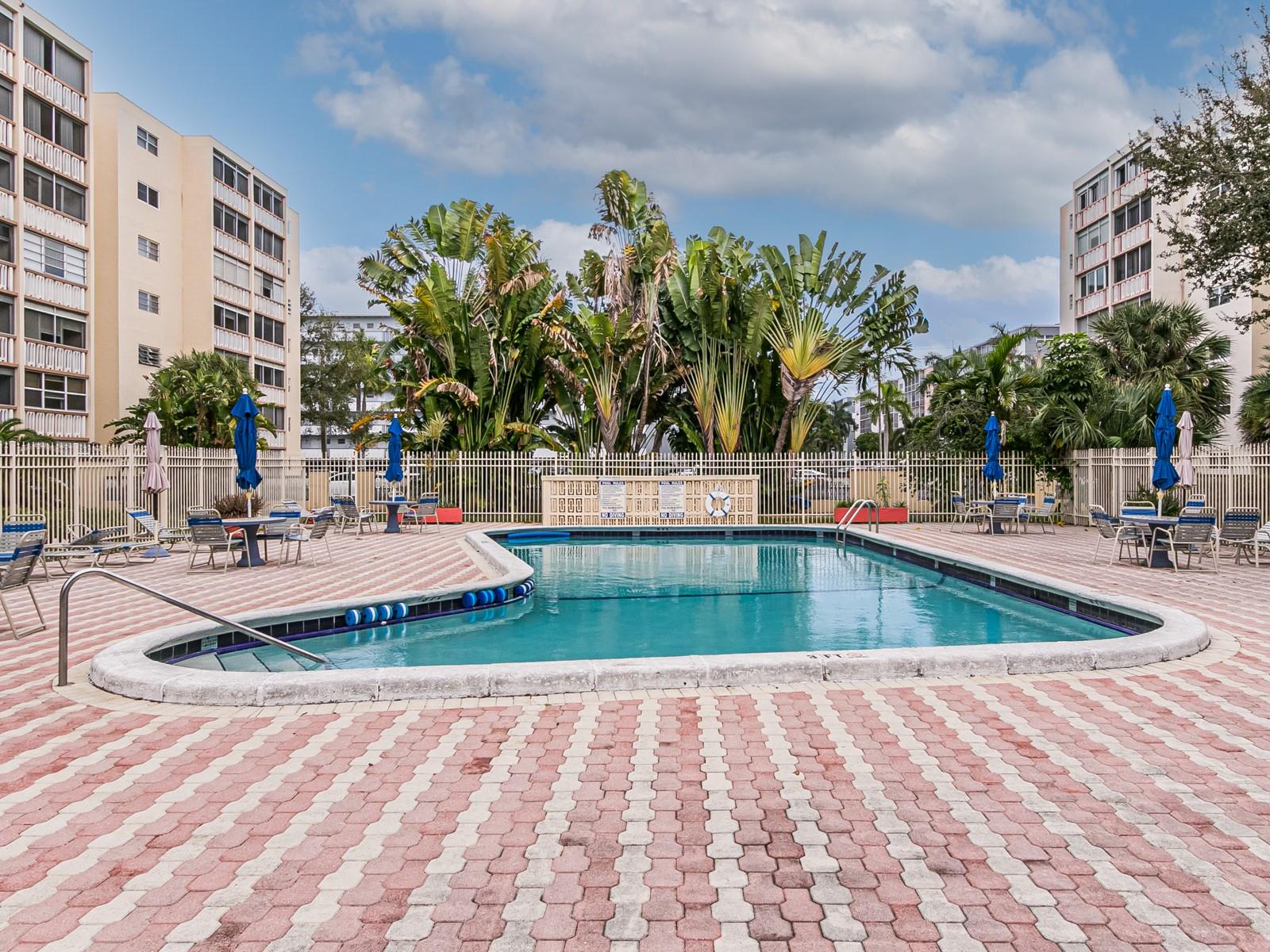 MEADOWBROOK CONDOS APTS - Residential
