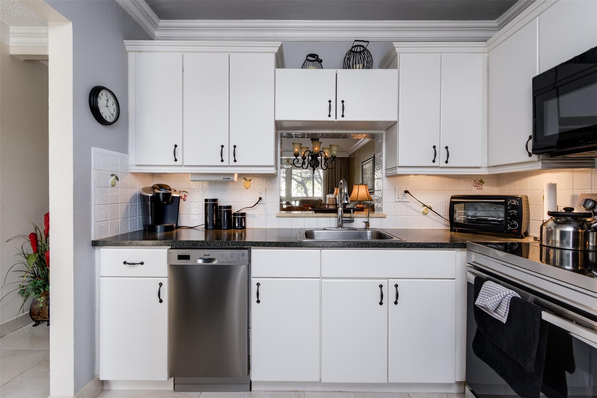 MEADOWBROOK CONDOS APTS - Residential