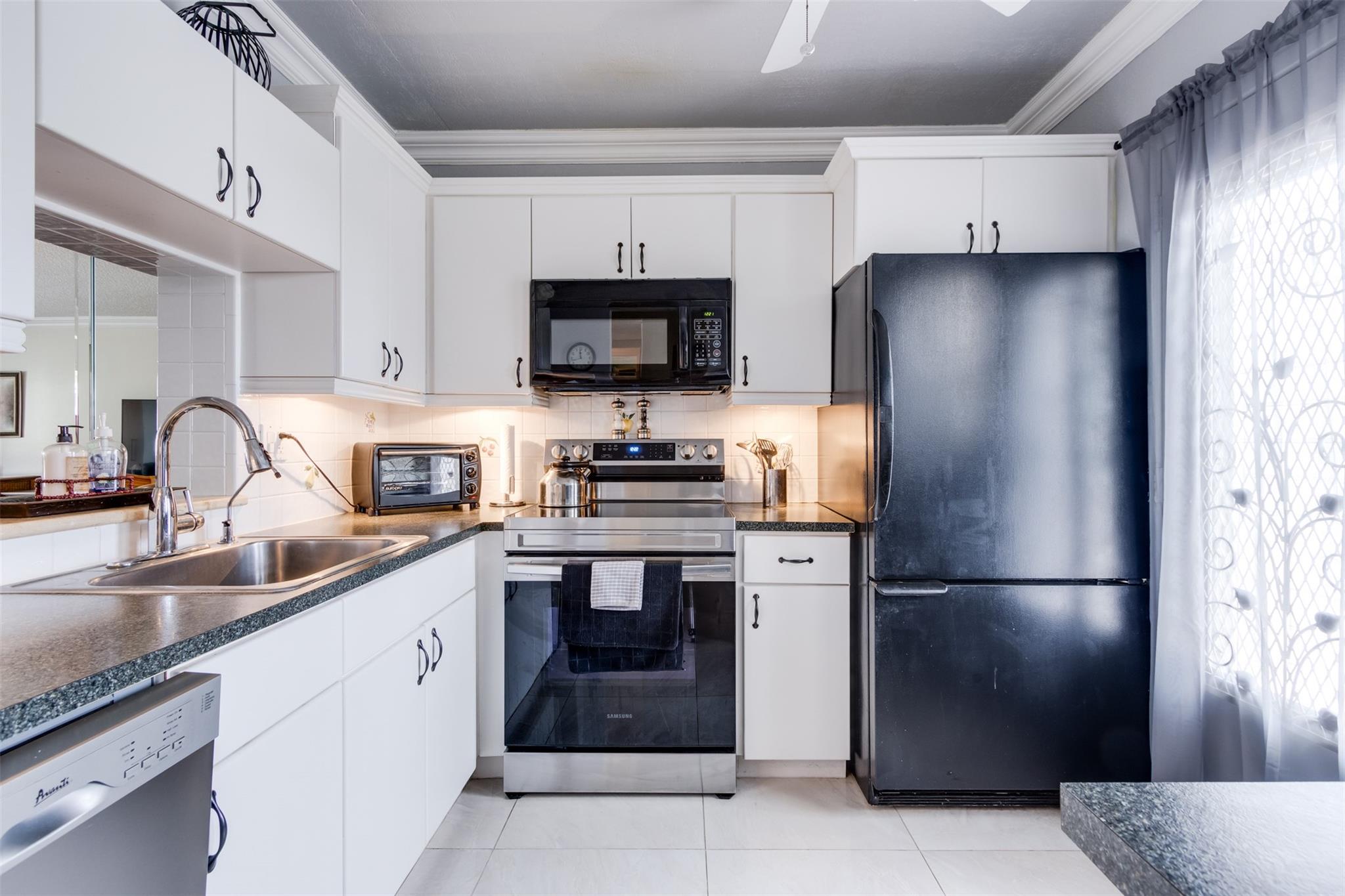 MEADOWBROOK CONDOS APTS - Residential