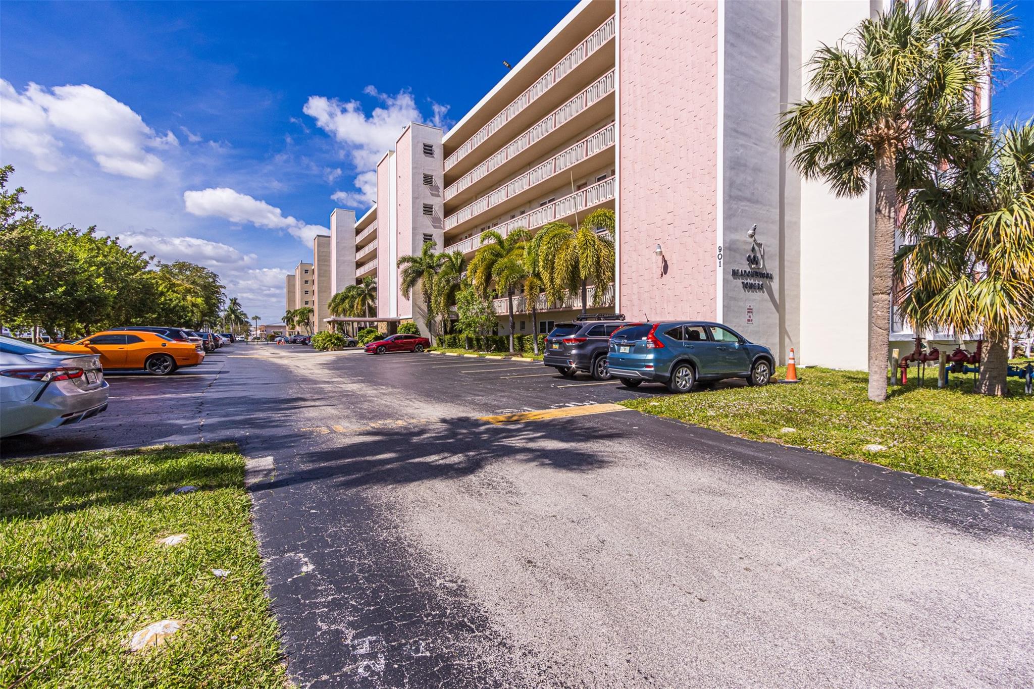 MEADOWBROOK CONDOS APTS - Residential