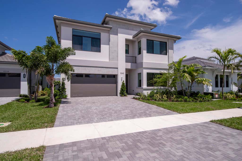 Photo of 10040 Heron Flock Drive, Palm Beach Gardens, FL 33412 (MLS # R11060898)