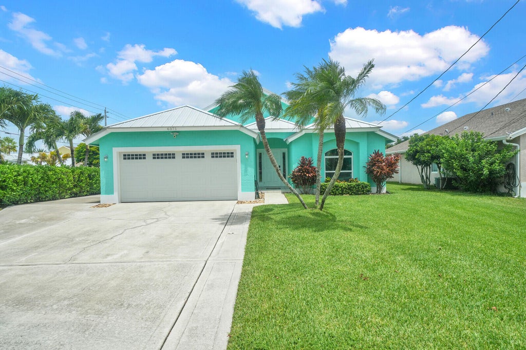 Photo of 6371 DANIA Street, Jupiter, FL 33458 (MLS # B26063807)