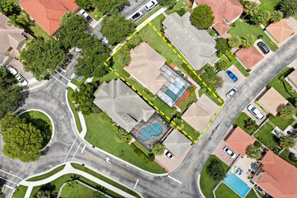 Photo of 8113 Bautista Way, Palm Beach Gardens, FL 33418 (MLS # B26052129)