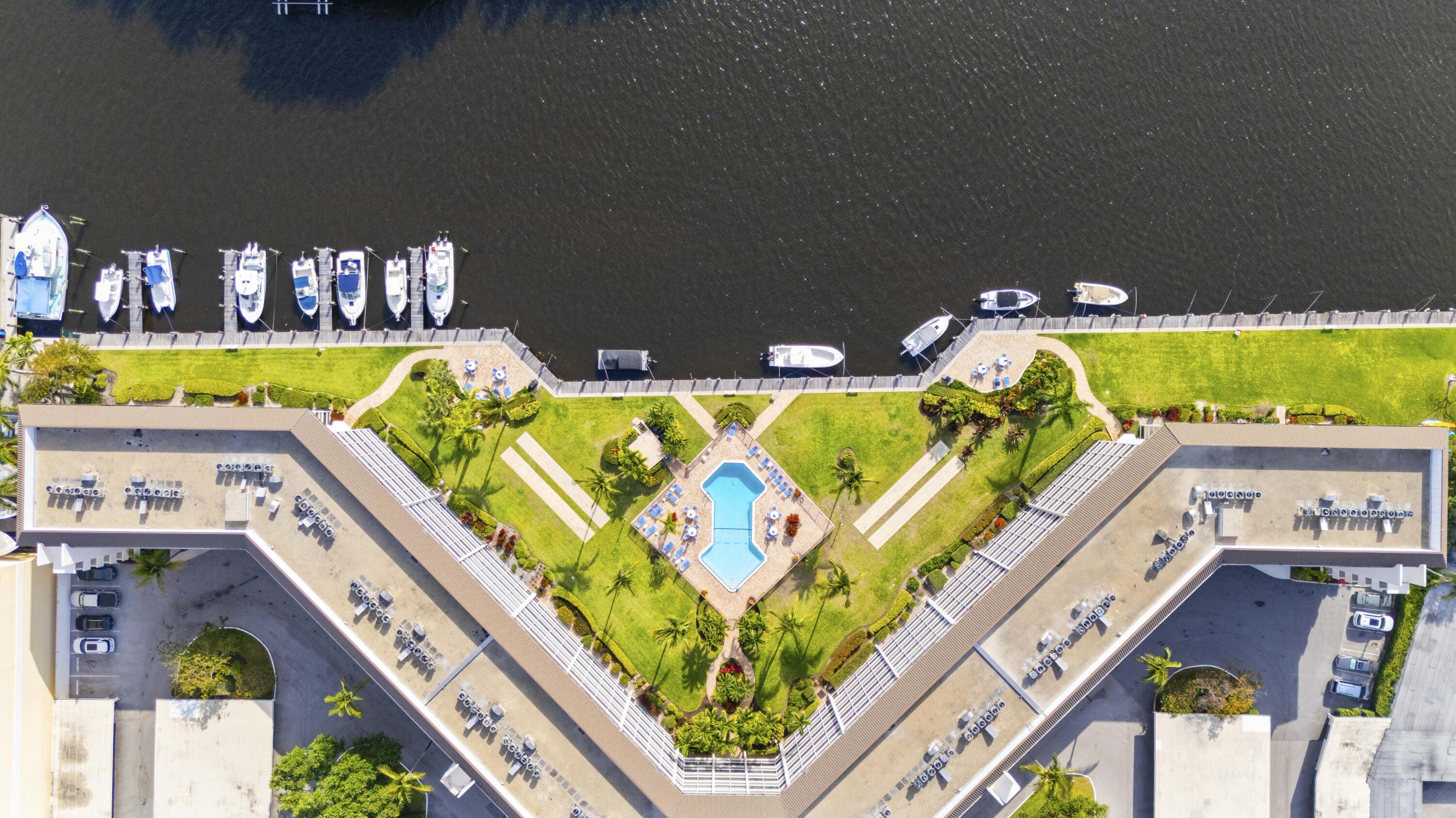 RIVER HOUSE TOWERS CONDO - Residential