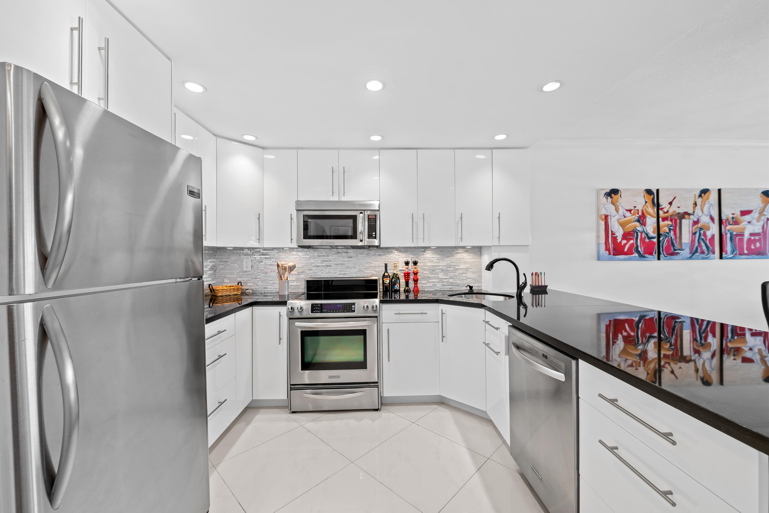 400 N Federal Highway 315