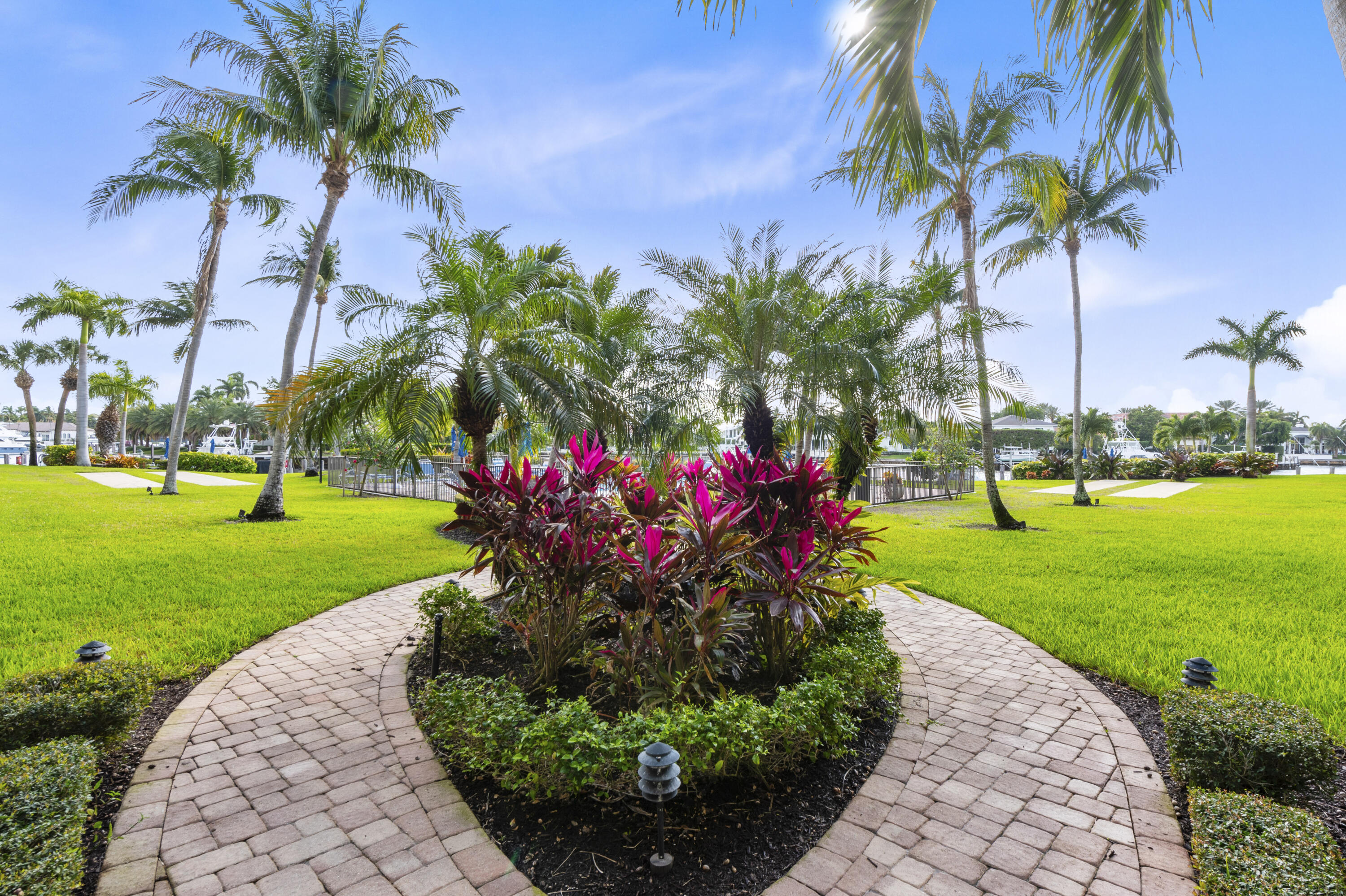 RIVER HOUSE TOWERS CONDO - Residential