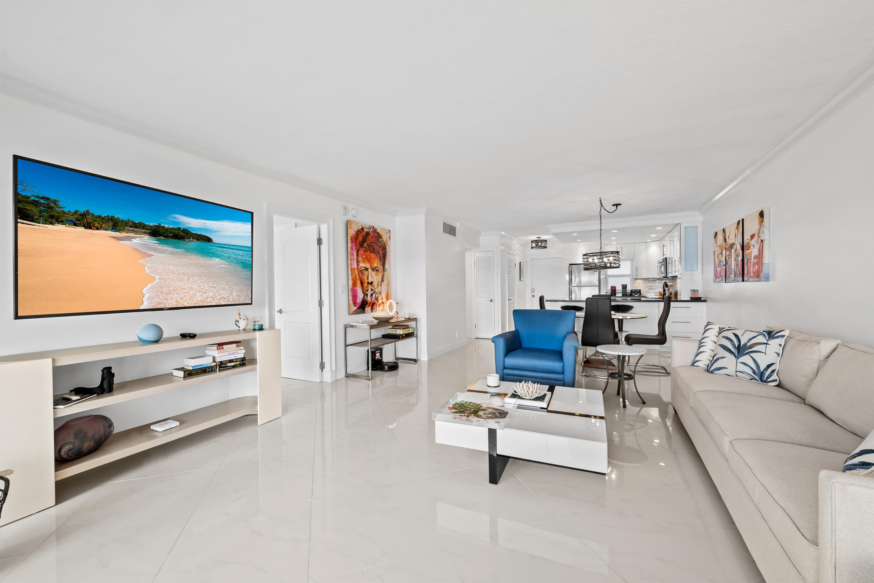 RIVER HOUSE TOWERS CONDO - Residential