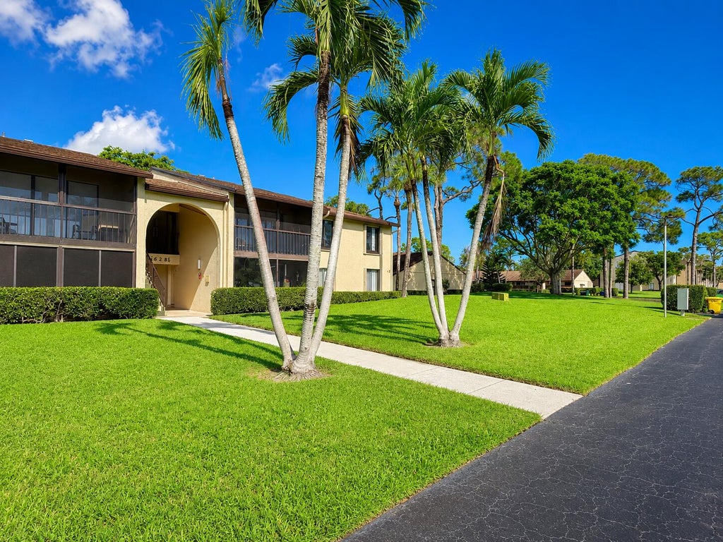Photo of 628 Sea Pine Way #C2, Greenacres, FL 33415 (MLS # B26072101)