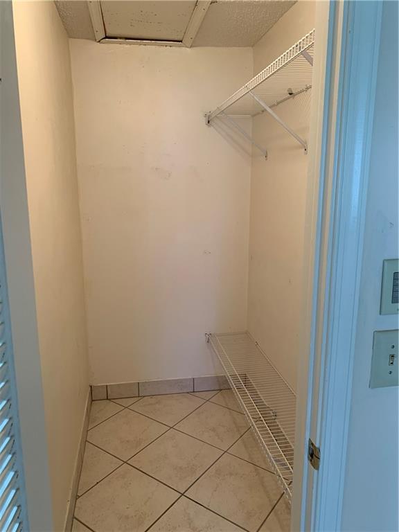 Lauderdale West - Residential