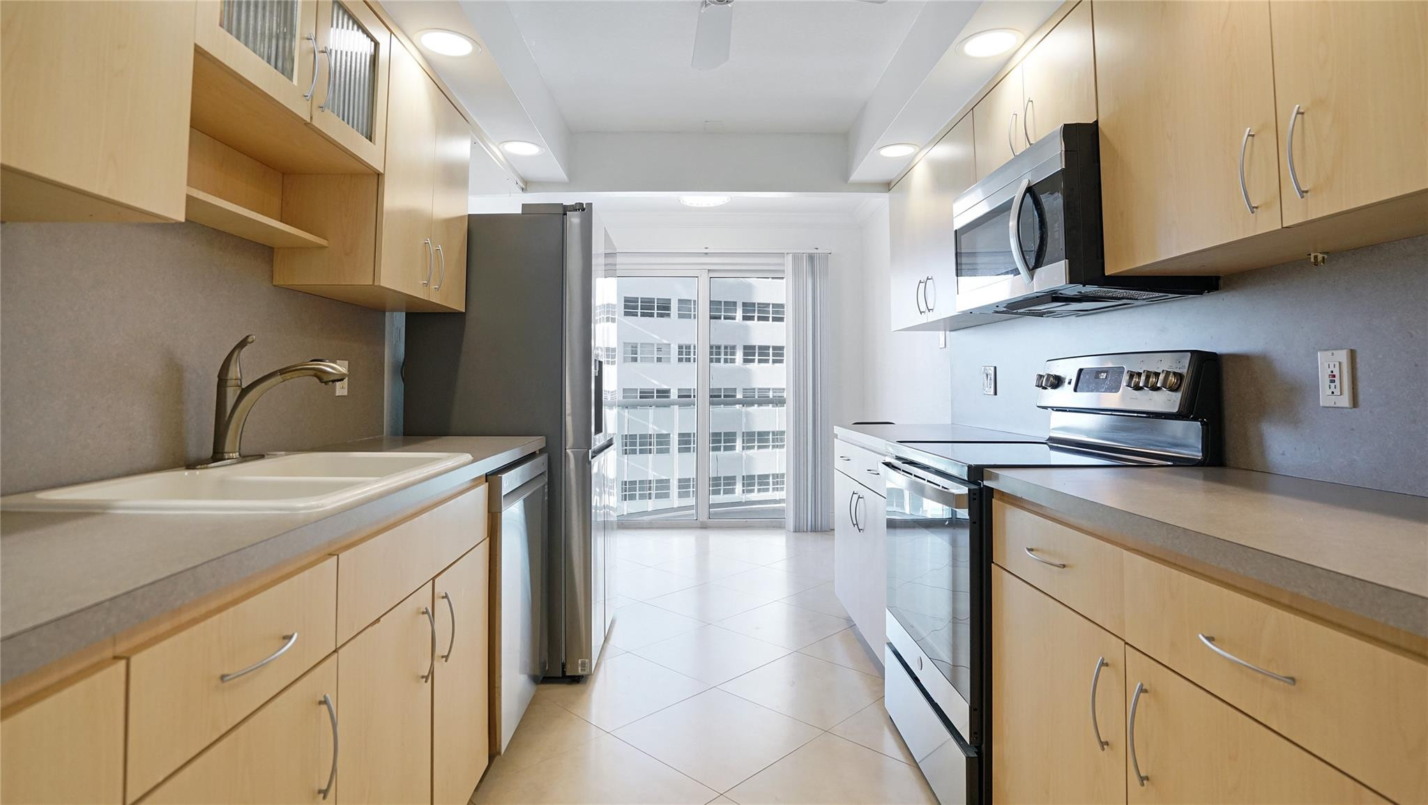 Southpoint Condominium - Residential