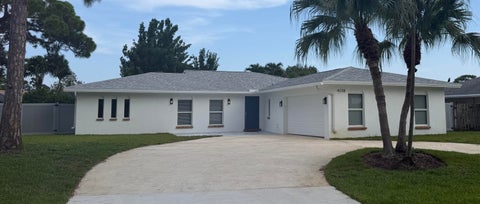 Photo of 4238 Magnolia Street, Palm Beach Gardens, FL 33418 (MLS # B26058586)