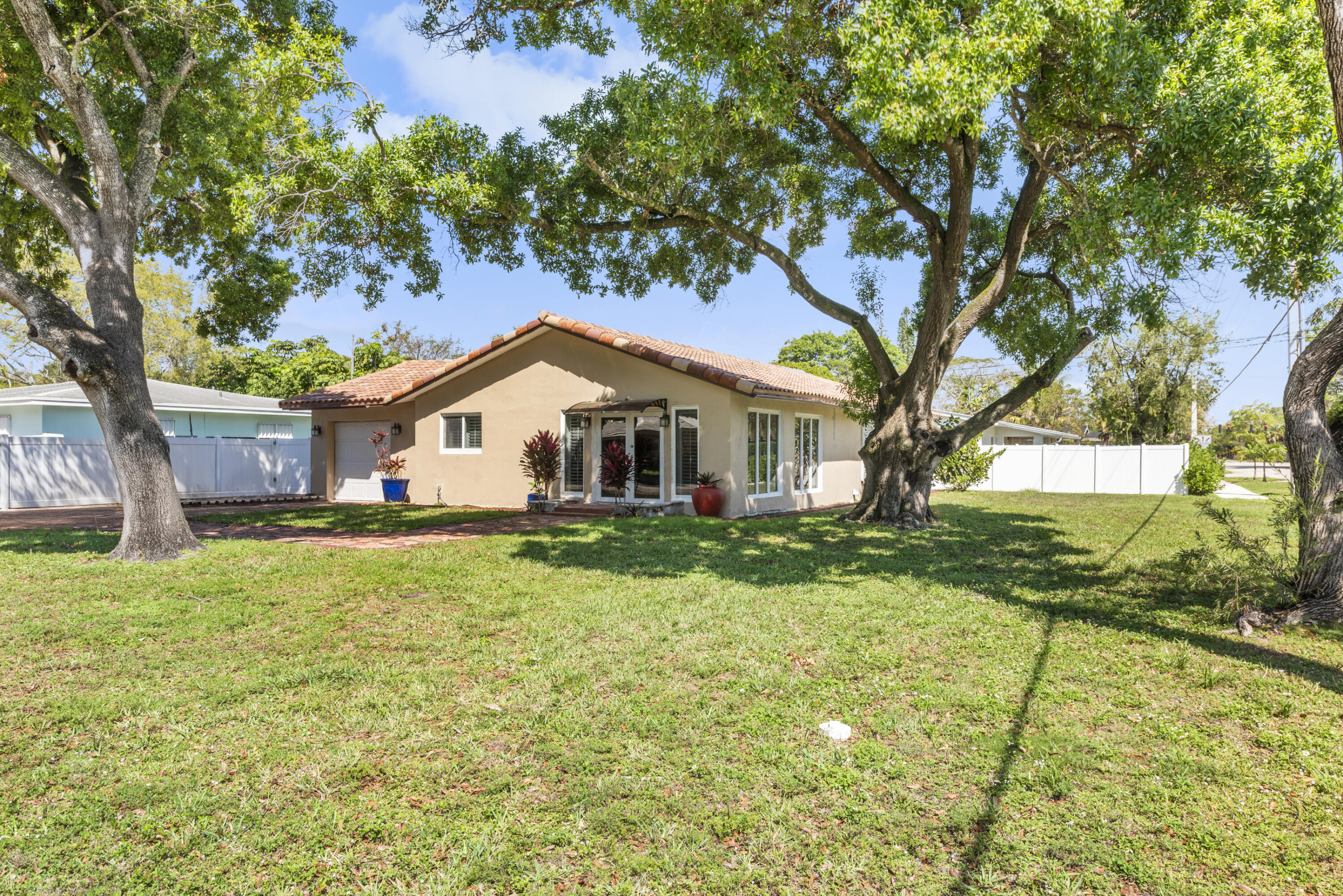 HENDRICKS HEIGHTS - Residential