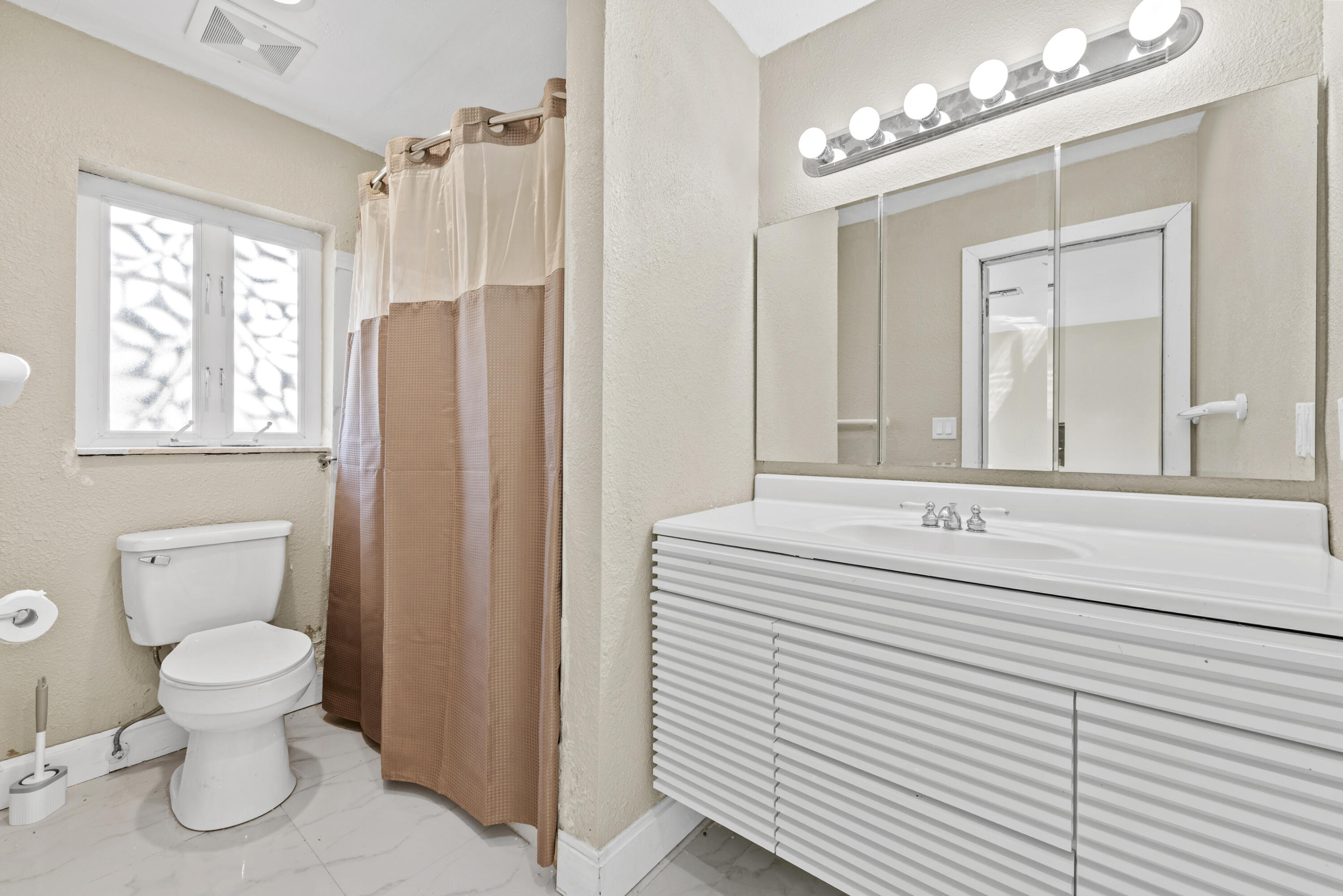 HENDRICKS HEIGHTS - Residential