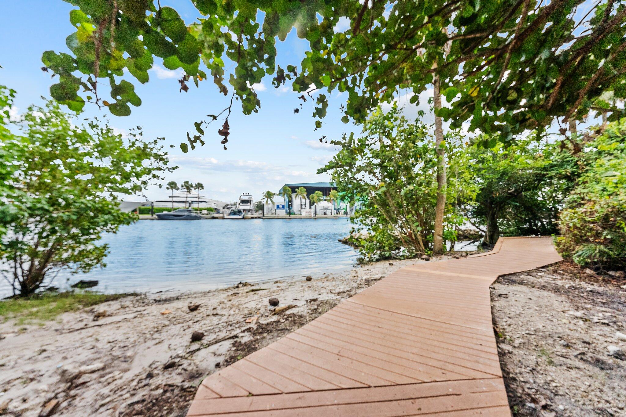 HENDRICKS HEIGHTS - Residential